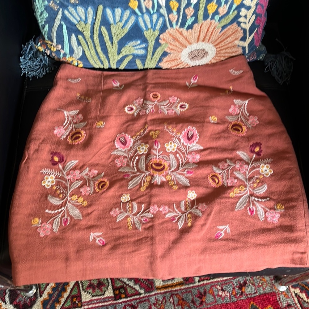 Embroidered skirt size medium